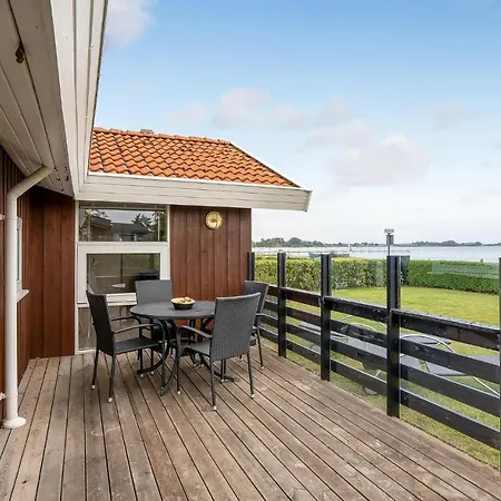 Stunning In Bjert With 2 Bedrooms And Wifi 2 بيت للعطل Binderup Strand